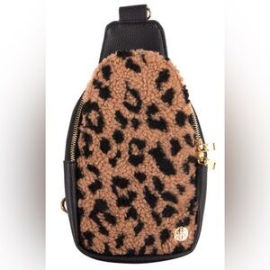 NWT FUZZY SLING BAG - LEOPARD- BY SIMPLY SOUTHERN Sherpa/Leather Crossbody